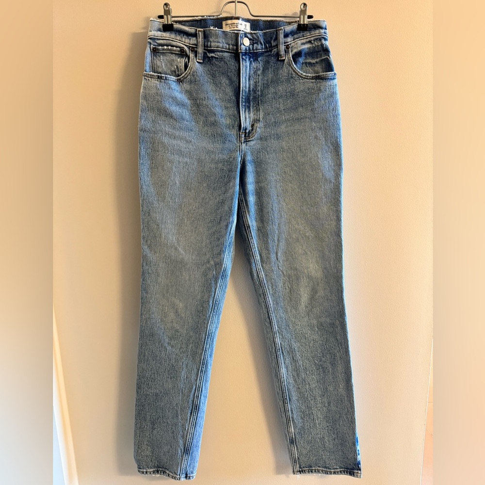 Abercrombie 90s Straight Ultra High Rise Jean